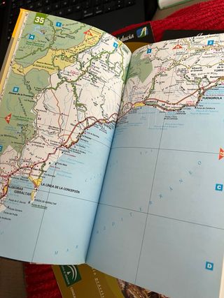 Guía de viaje Andalucía + 4 folletos esp/eng