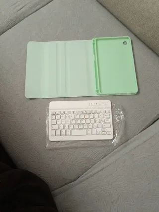 Funda tablet y teclado Bluetooth