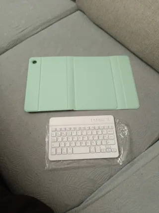 Funda tablet y teclado Bluetooth