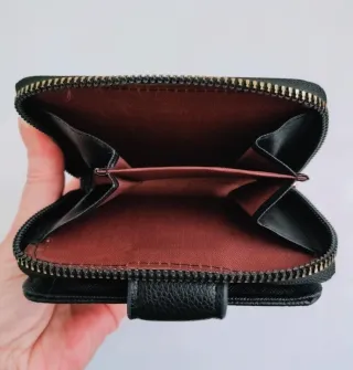 Monedero negro acolchado