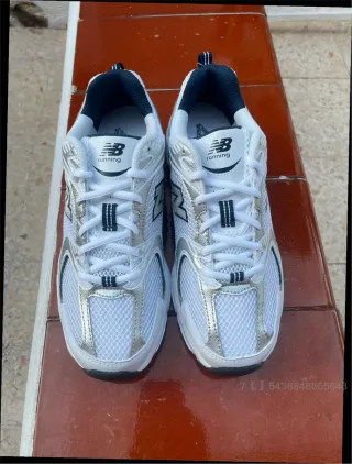 New Balance 530 Gris y Blanco