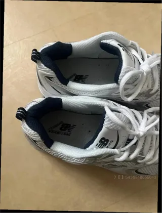 New Balance 530 Plata y Blanco