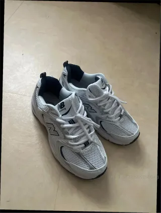 New Balance 530 Plata y Blanco