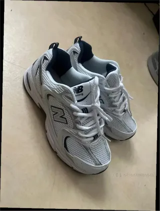 New Balance 530 Plata y Blanco
