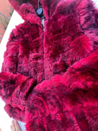 Pelliccia Bershka rosa e rossa