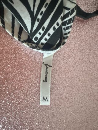 Blusa de tirantes con estampado tropical