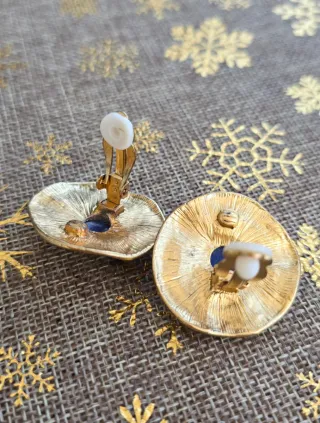 Pendientes vintage dorados con piedra azul