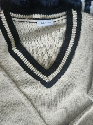 Jersey V-neck beige con rayas negras