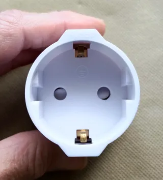 Adaptador Enchufe Europeo a UK (3 uds)