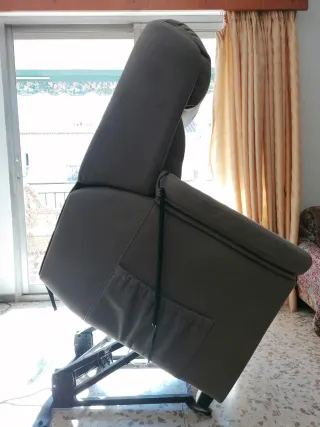 Sillón Galatea levanta-personas con dos motores