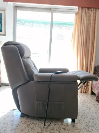 Sillón Galatea levanta-personas con dos motores