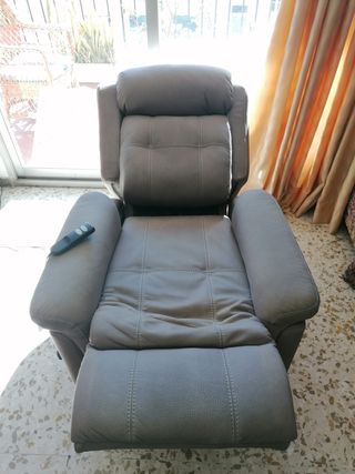 Sillón Galatea levanta-personas con dos motores