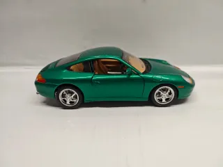 Porsche 911 Carrera 1:18 Bburago Verde