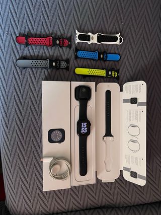 Apple Watch Serie 8 45mm GPS + 5 Correas