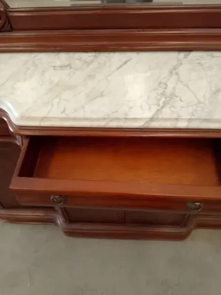 Mueble de entrada con espejo