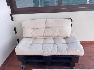 Conjunto Palets: Sofá y Mesa Jardín