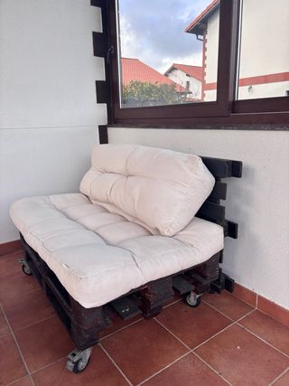 Conjunto Palets: Sofá y Mesa Jardín