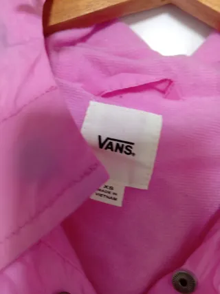 Chubasquero VANS azul y rosa