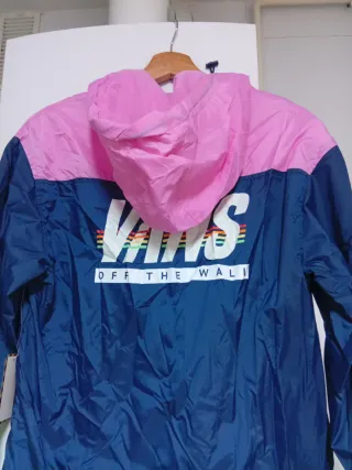 Chubasquero VANS azul y rosa