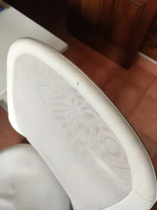 Silla de estudio ergonómica más escritorio.