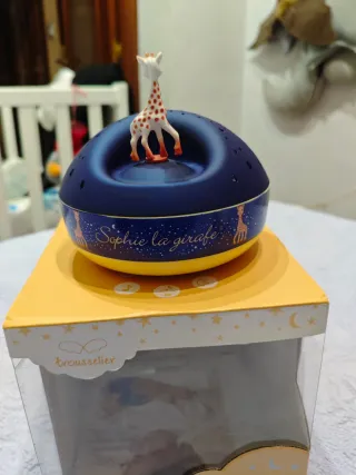 Proyector musical Sophie la girafe Trousselier