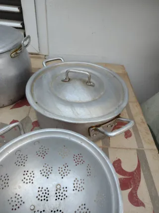 Juego Ollas y Coladores Metálicos Antiguos