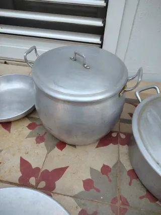 Juego Ollas y Coladores Metálicos Antiguos