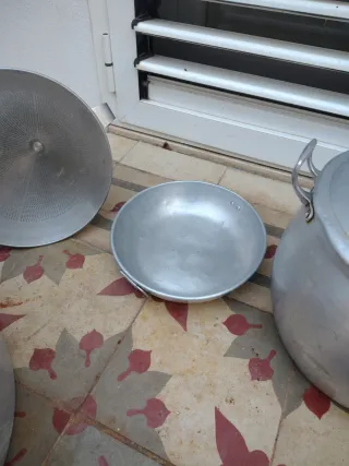 Juego Ollas y Coladores Metálicos Antiguos