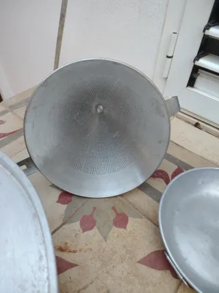 Juego Ollas y Coladores Metálicos Antiguos