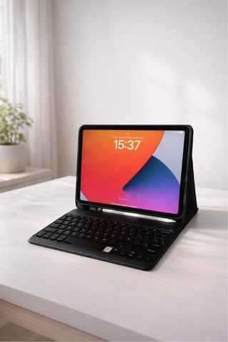 iPad Pro 11 / Apple Pencil / Magic Keyboard