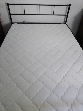 Cama completa: colchón y somier.