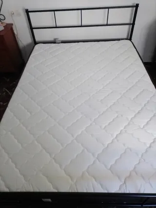 Cama completa: colchón y somier.