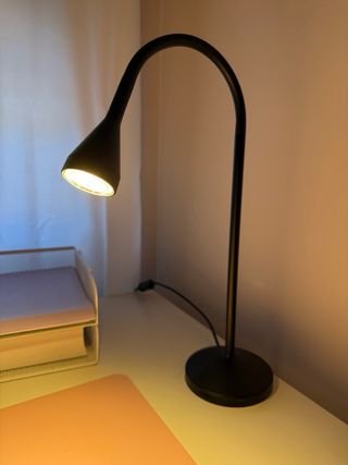 Lámpara de escritorio Ikea flexible