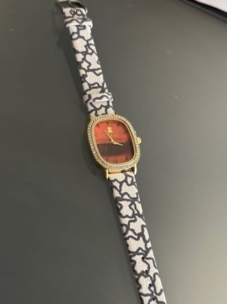 Reloj Tous Dorado con Detalles Brillantes