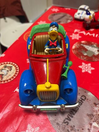 Auto giocattolo Paperino