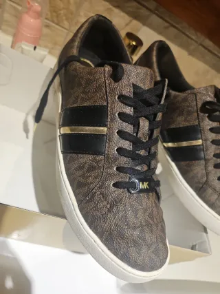 Deportivas Michael Kors Marrones y Negras