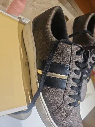 Deportivas Michael Kors Marrones y Negras