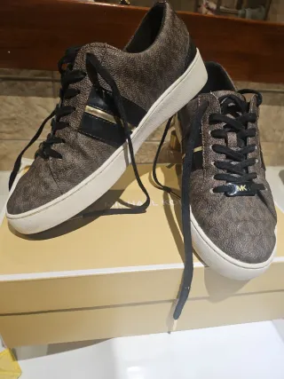 Deportivas Michael Kors Marrones y Negras