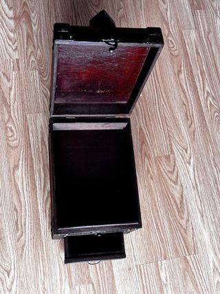 Caja Limpia Zapatos Madera y Metal