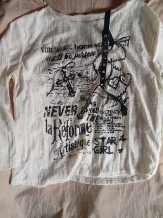 Camiseta blanca con estampado