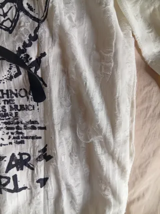 Camiseta blanca con estampado