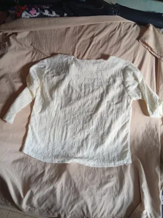 Camiseta blanca con estampado