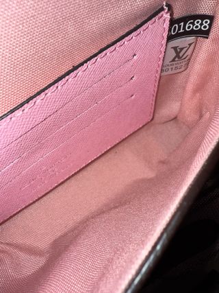 Bolso Louis Vuitton Monogram con correa rosa