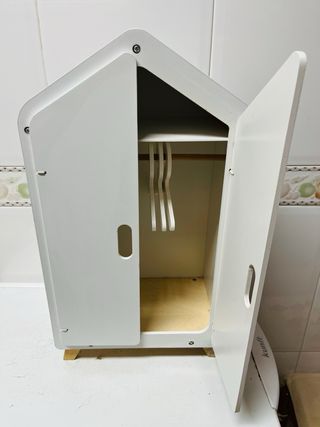 Armario blanco muñecas