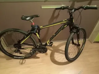 Bicicleta 4 Motion XC Negra y Amarilla