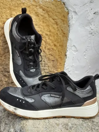 Zapatillas Skechers Mujer Negro y Dorado