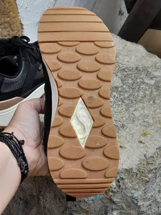 Zapatillas Skechers Mujer Negro y Dorado