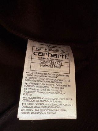 Sudadera Carhartt con etiqueta