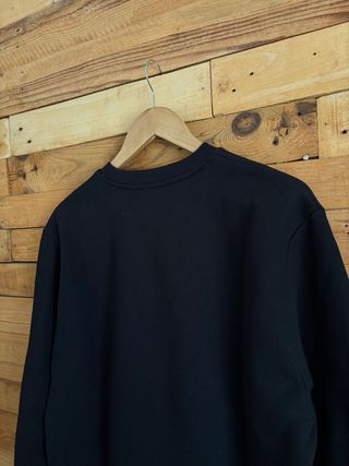 Sudadera Carhartt con etiqueta