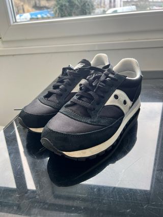 Saucony Jazz Unisex Negro y Beige